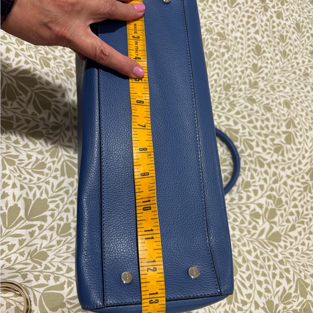 DKNY SATCHEL - Picture 11 of 15